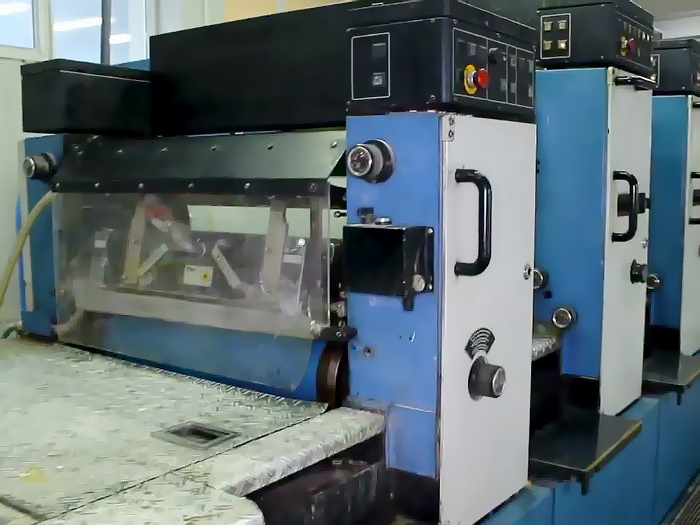 лакировальная секция на машине KBA Rapida 72