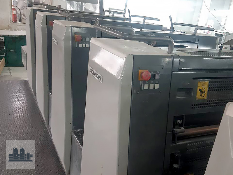 Komori offset printing machine - compact industrial design